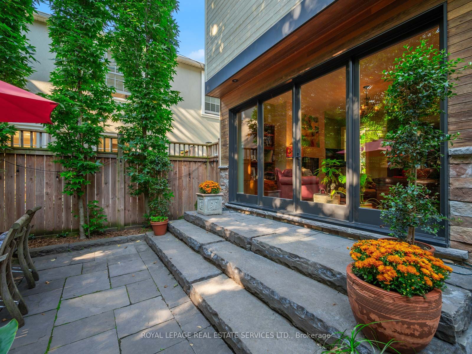 304 Robinson Street