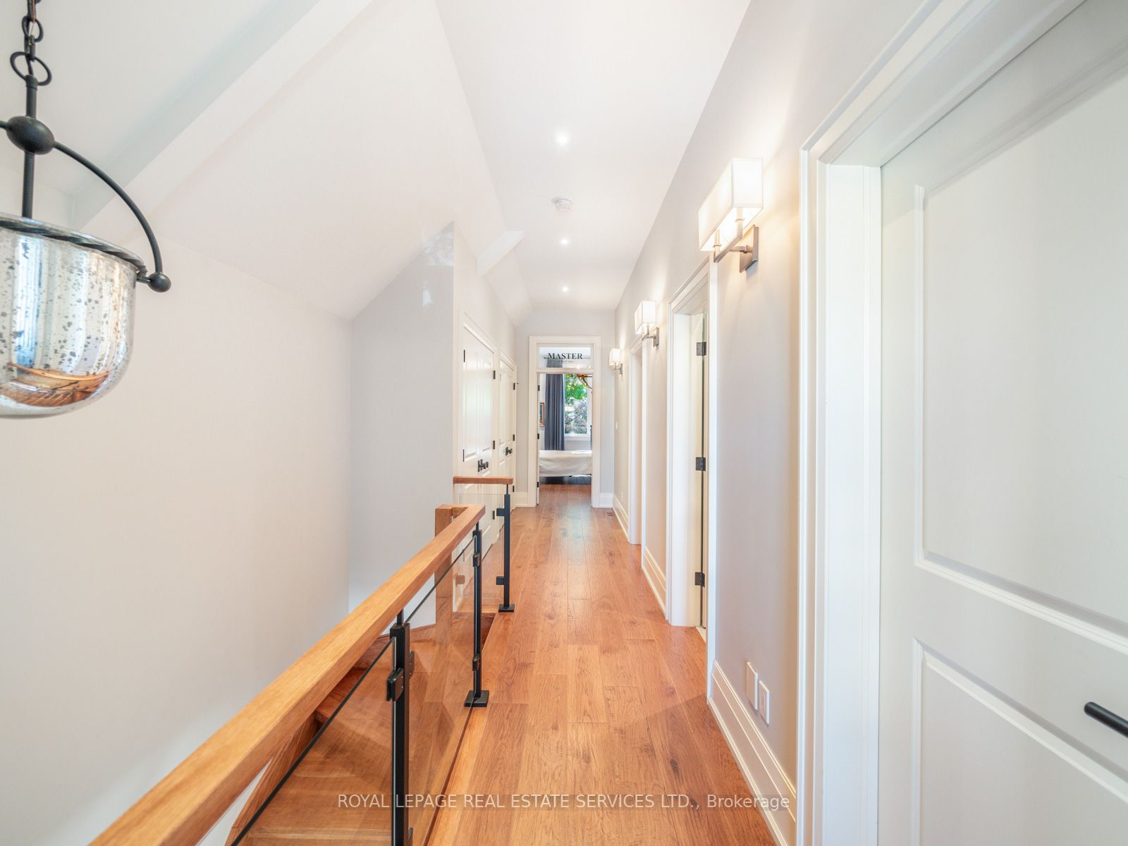 304 Robinson Street