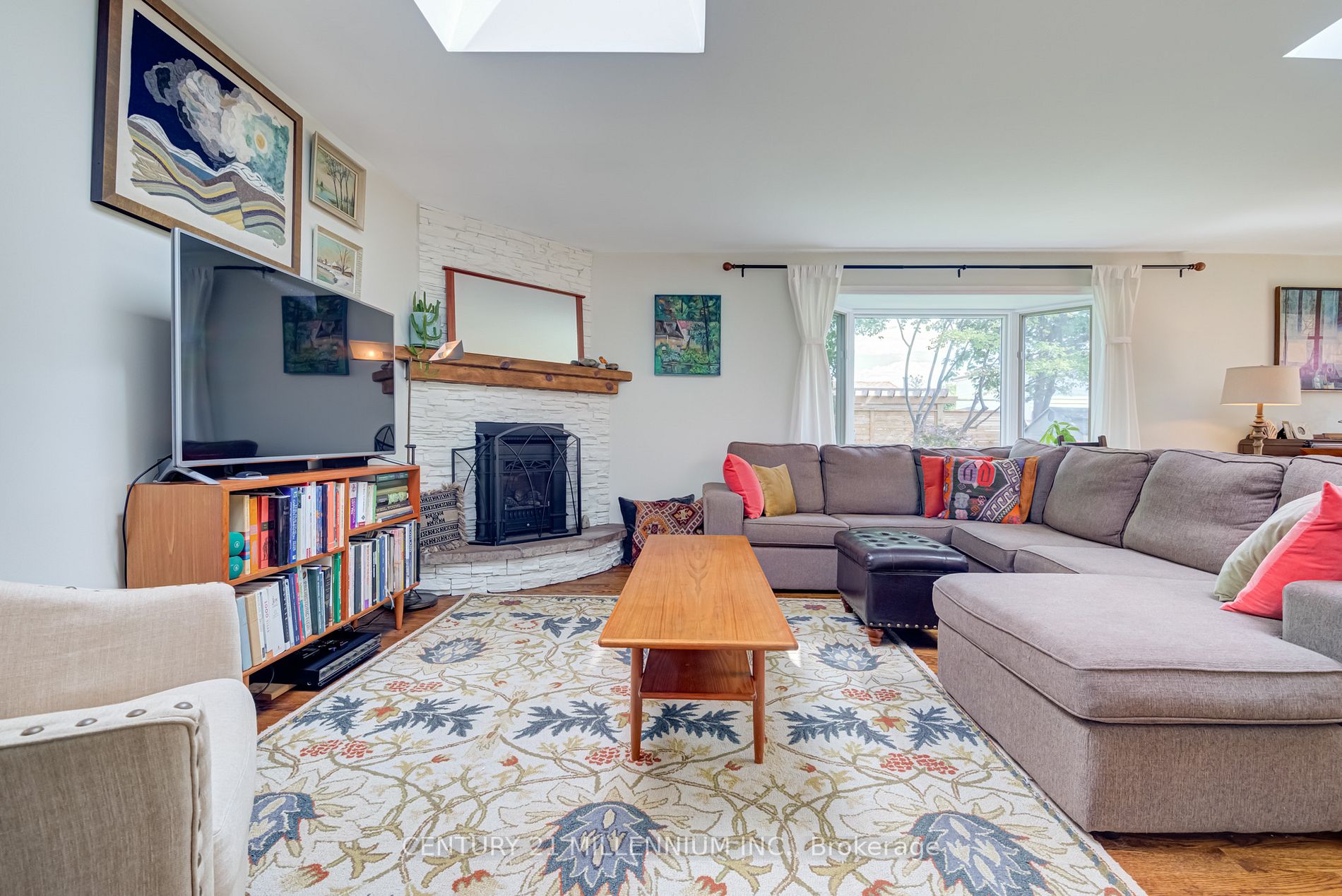 52 Greystone Cres