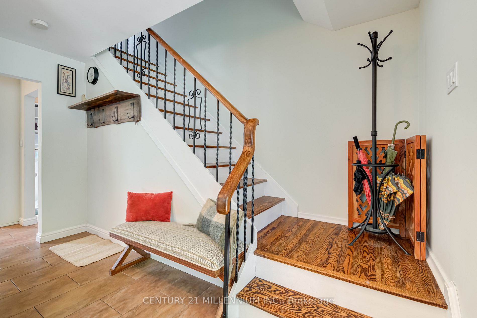 52 Greystone Cres