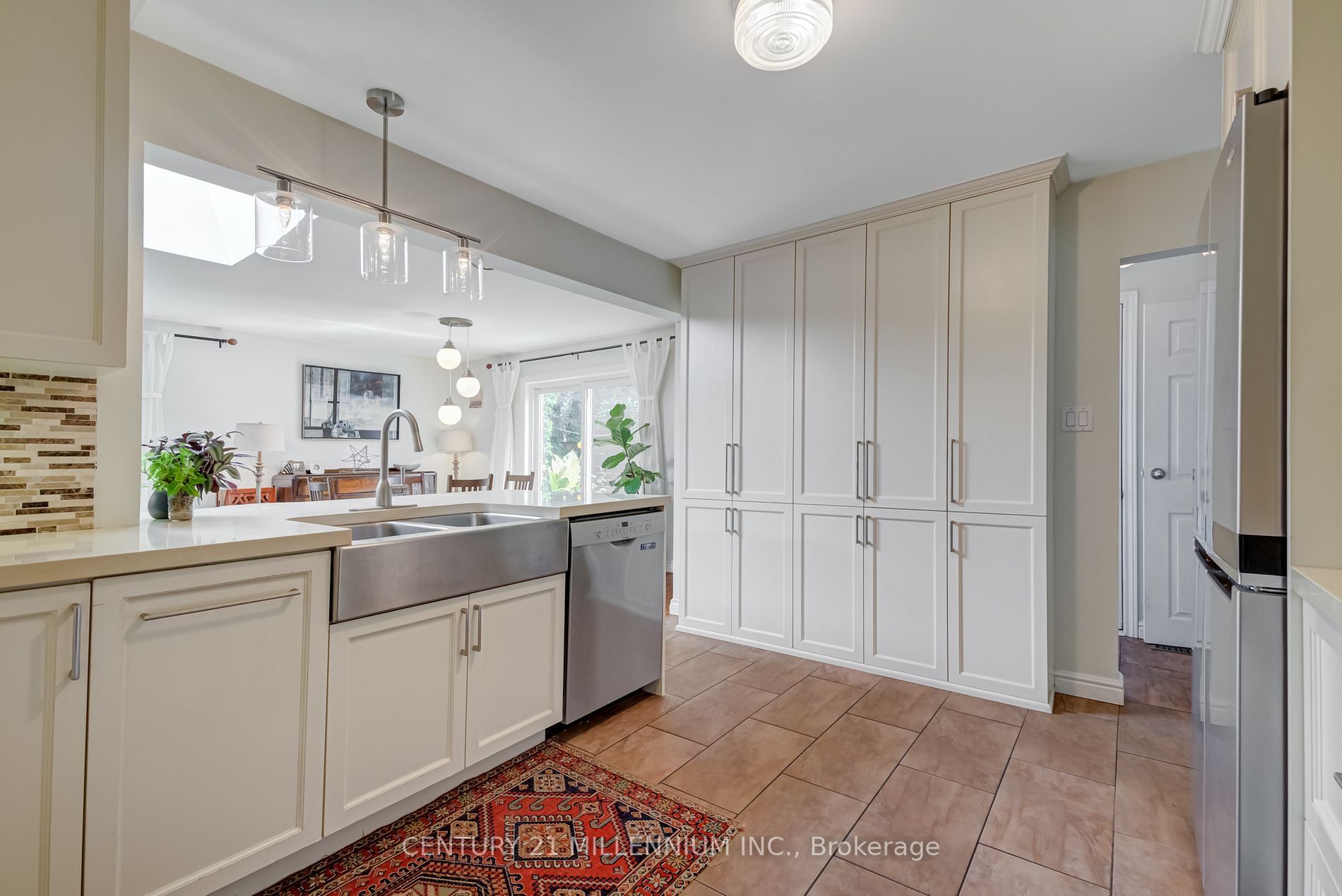 52 Greystone Cres