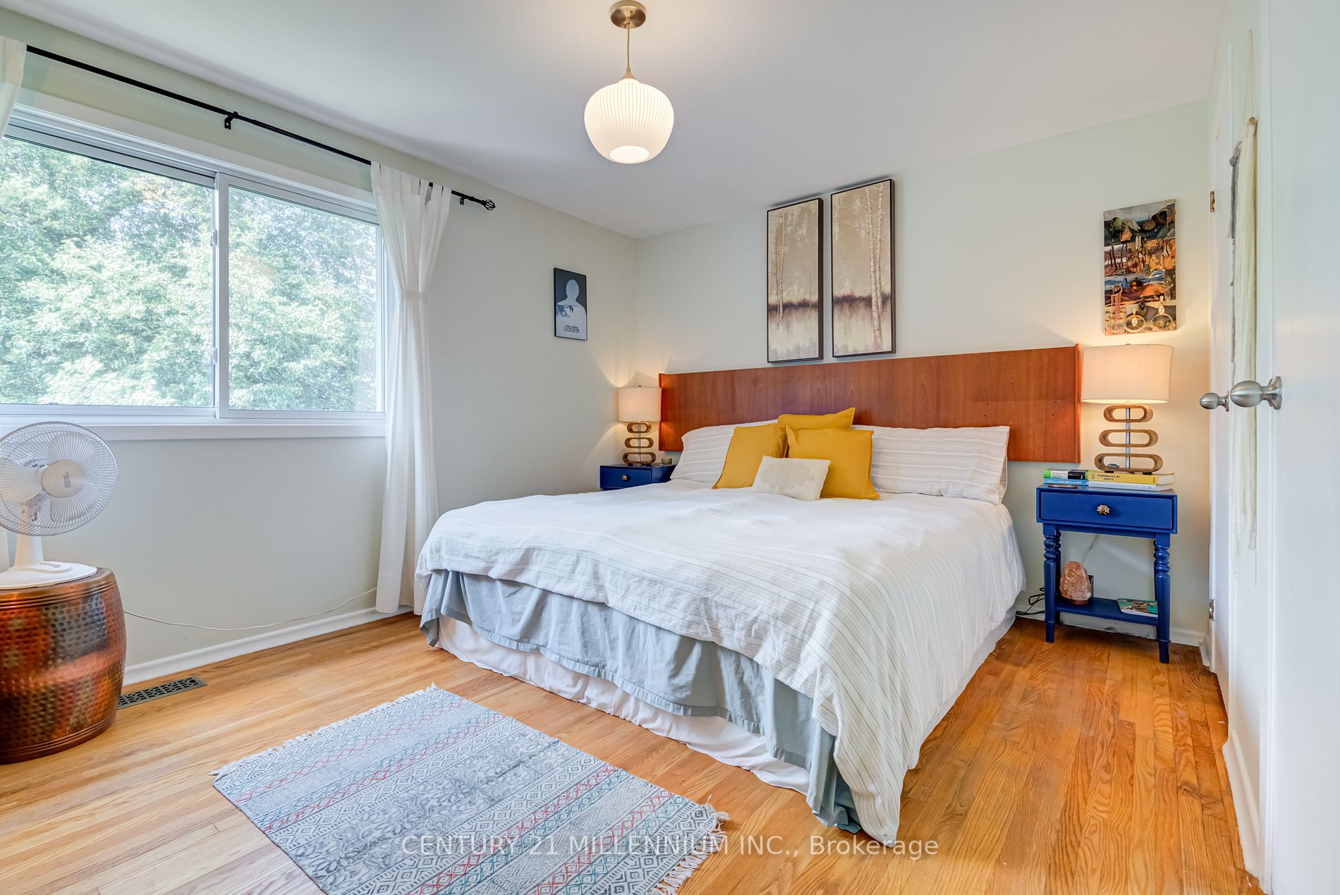 52 Greystone Cres