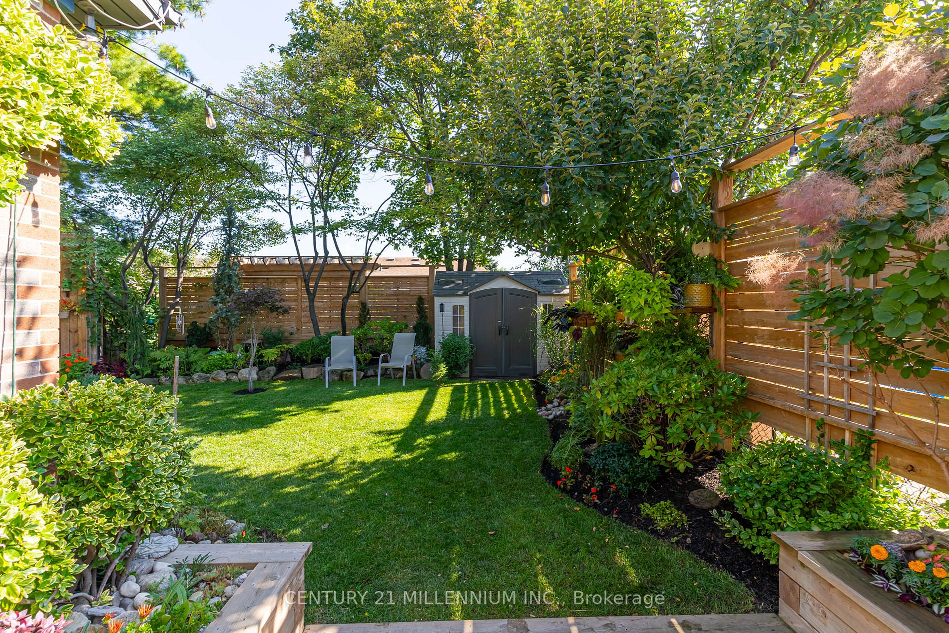 52 Greystone Cres