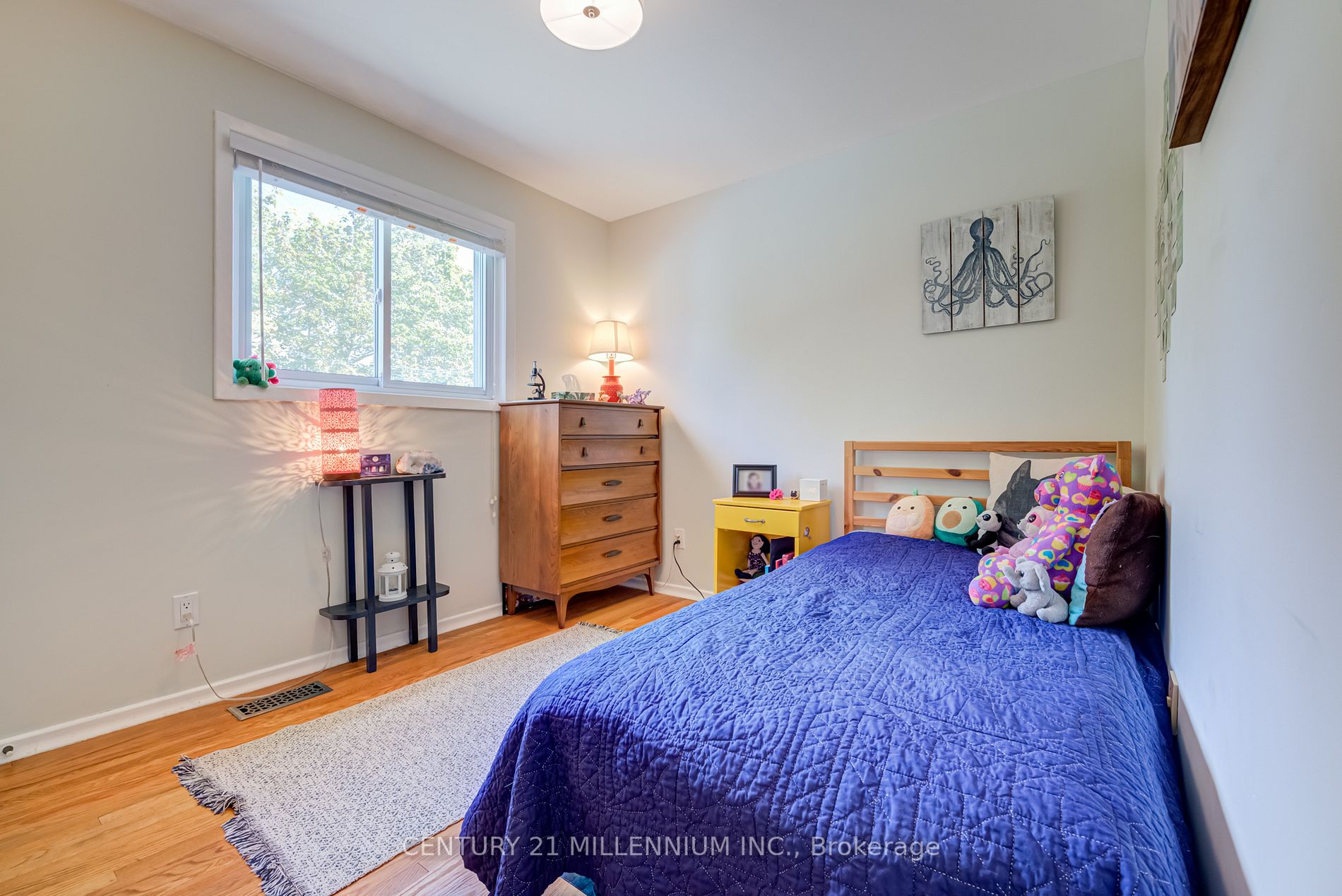 52 Greystone Cres