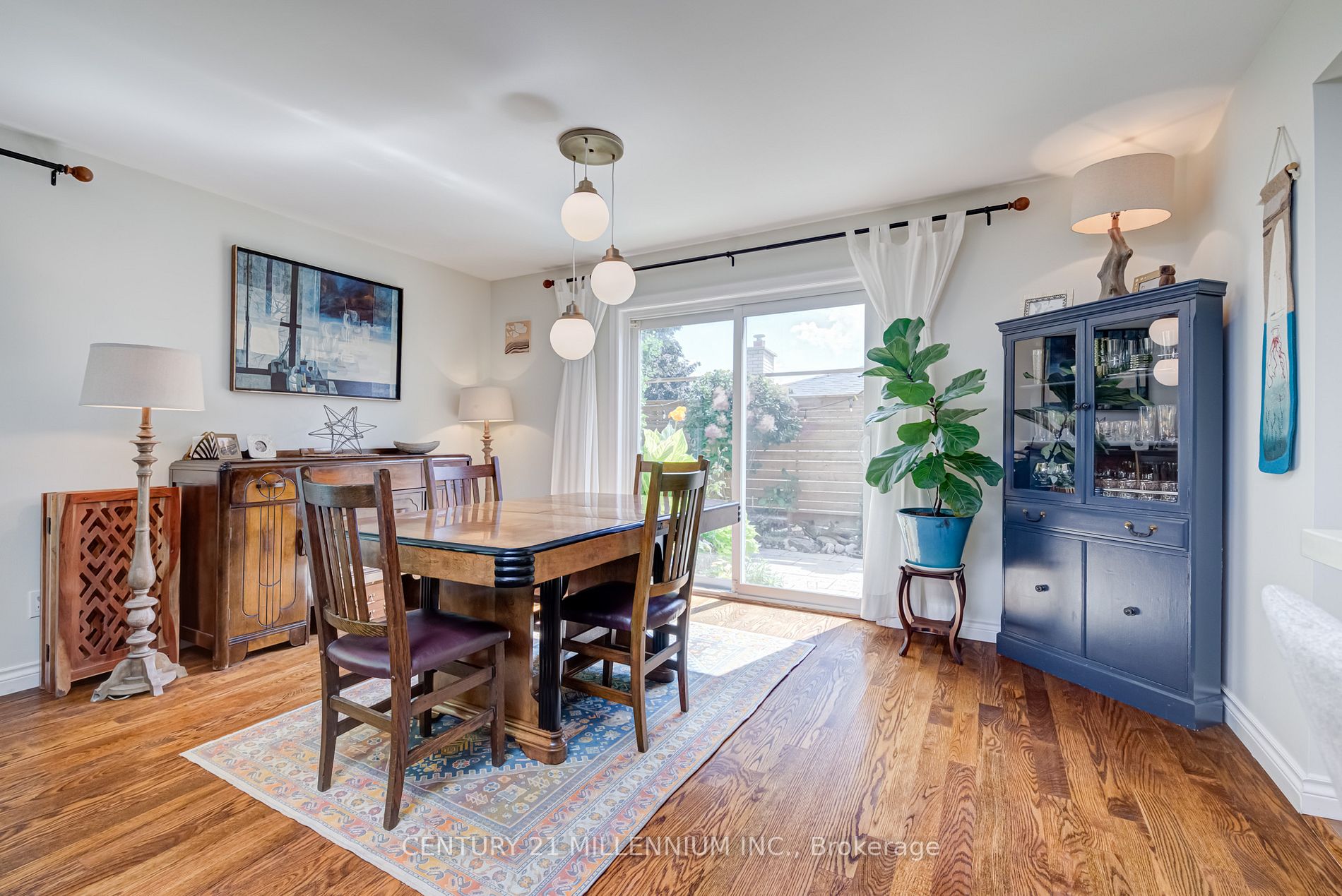 52 Greystone Cres