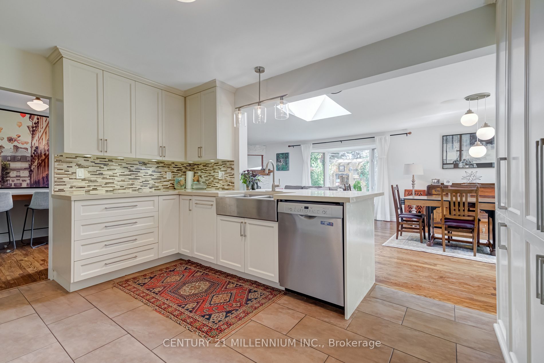 52 Greystone Cres