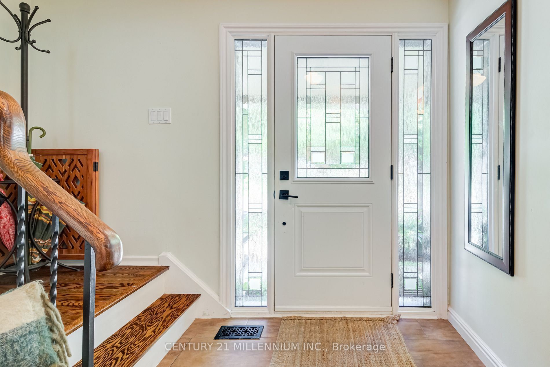 52 Greystone Cres