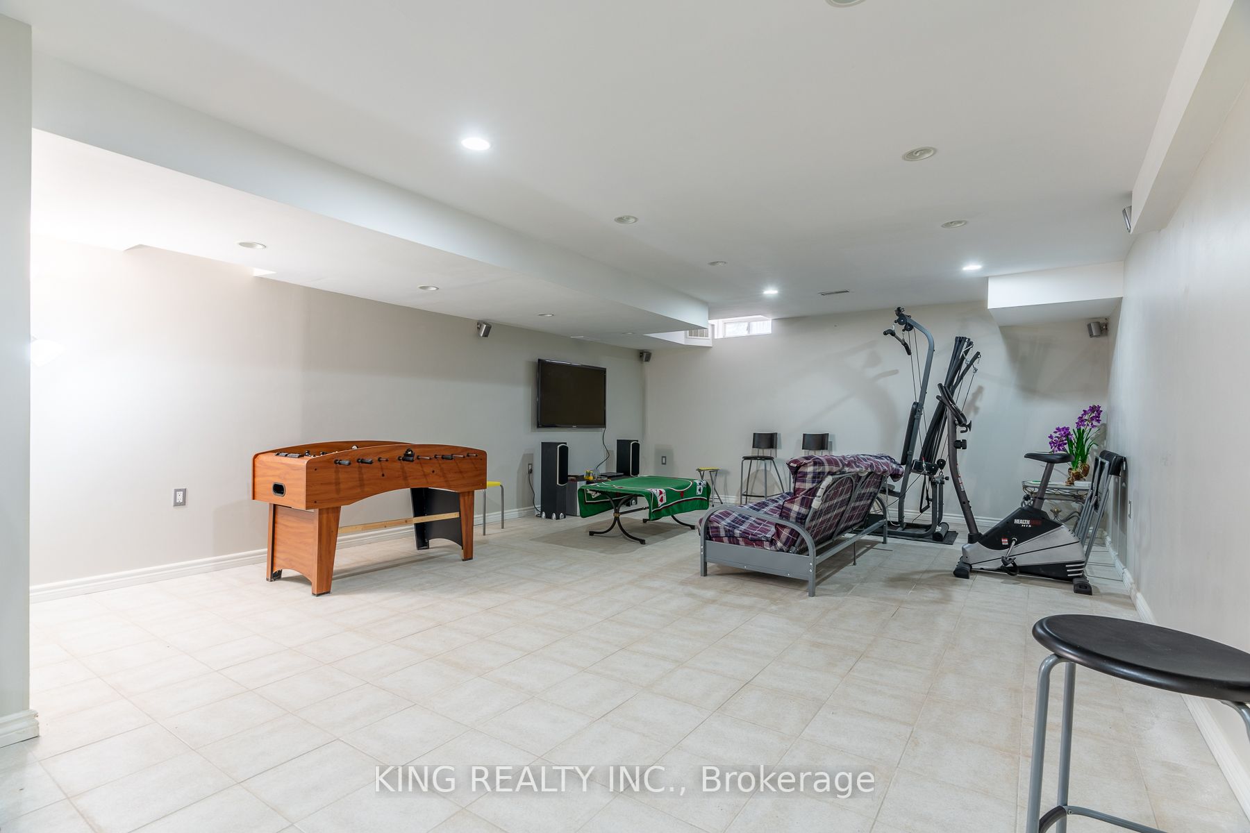 926 Ledbury Cres