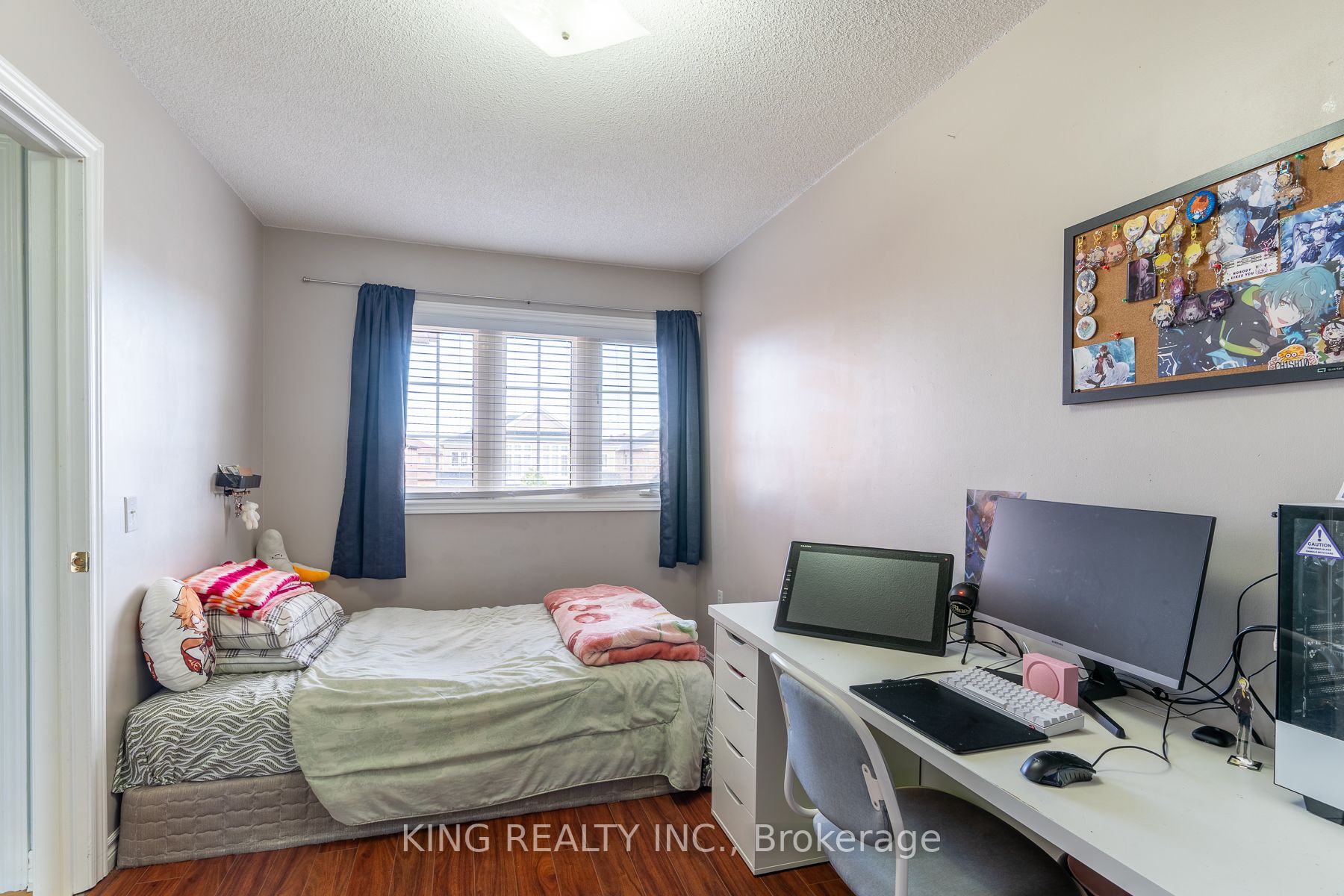 926 Ledbury Cres