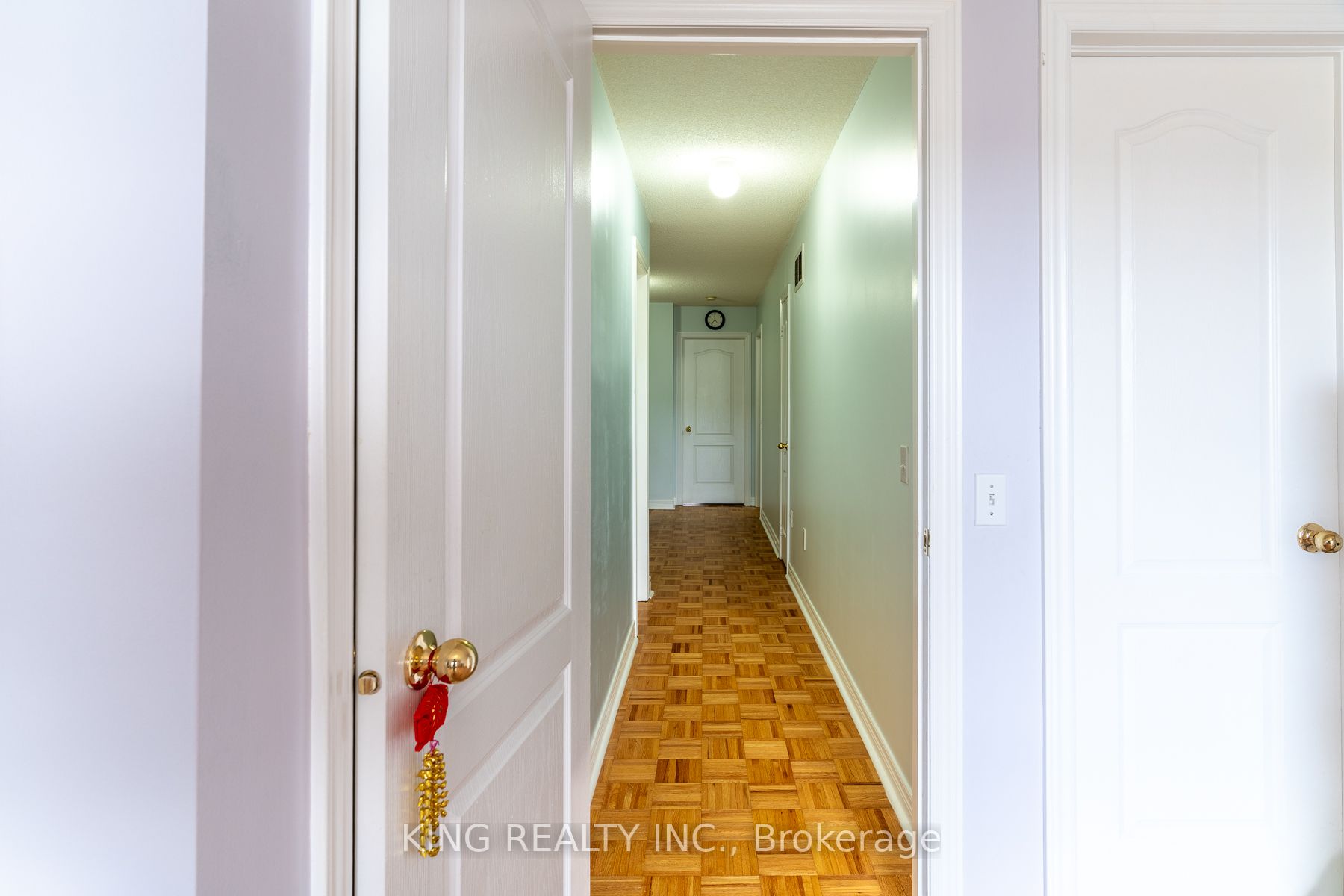 926 Ledbury Cres