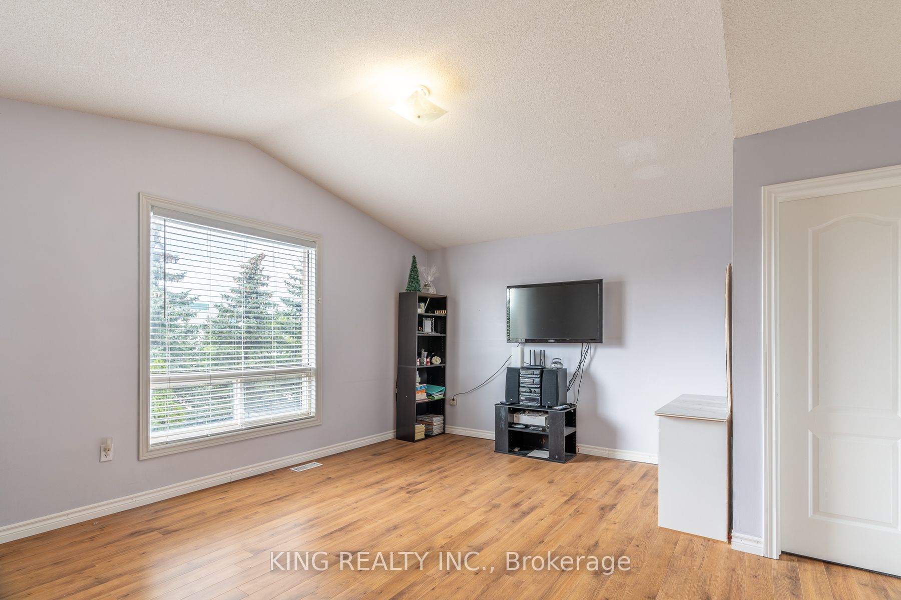 926 Ledbury Cres