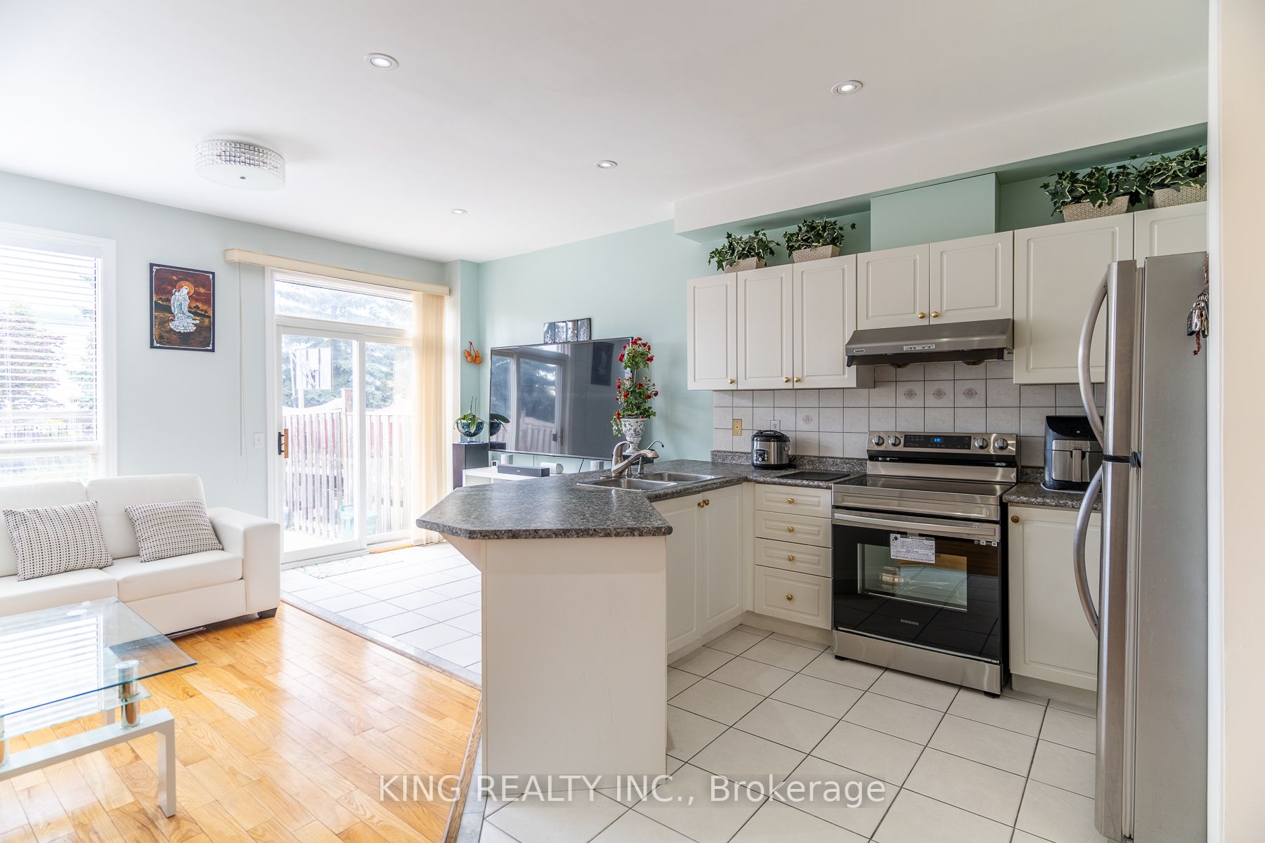 926 Ledbury Cres