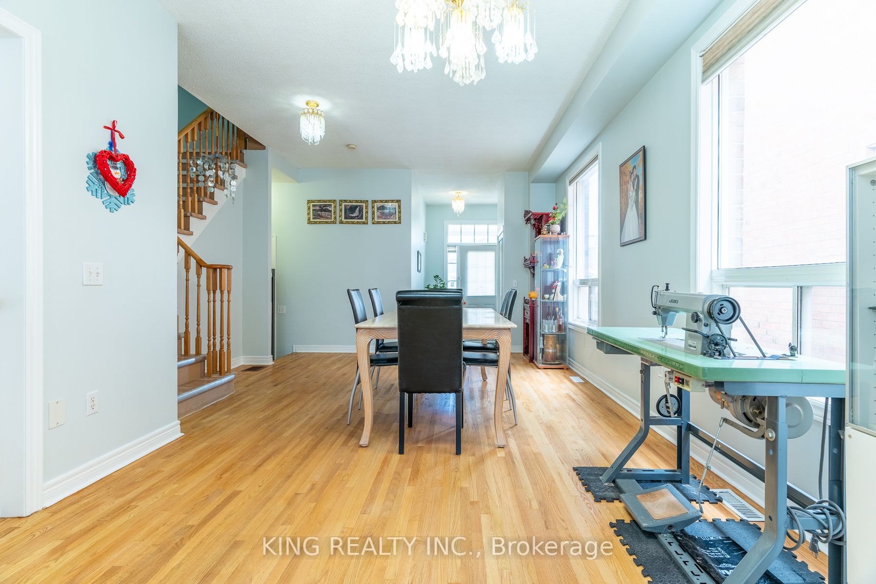 926 Ledbury Cres