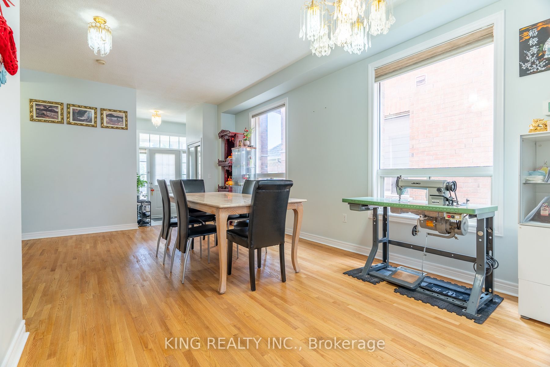 926 Ledbury Cres