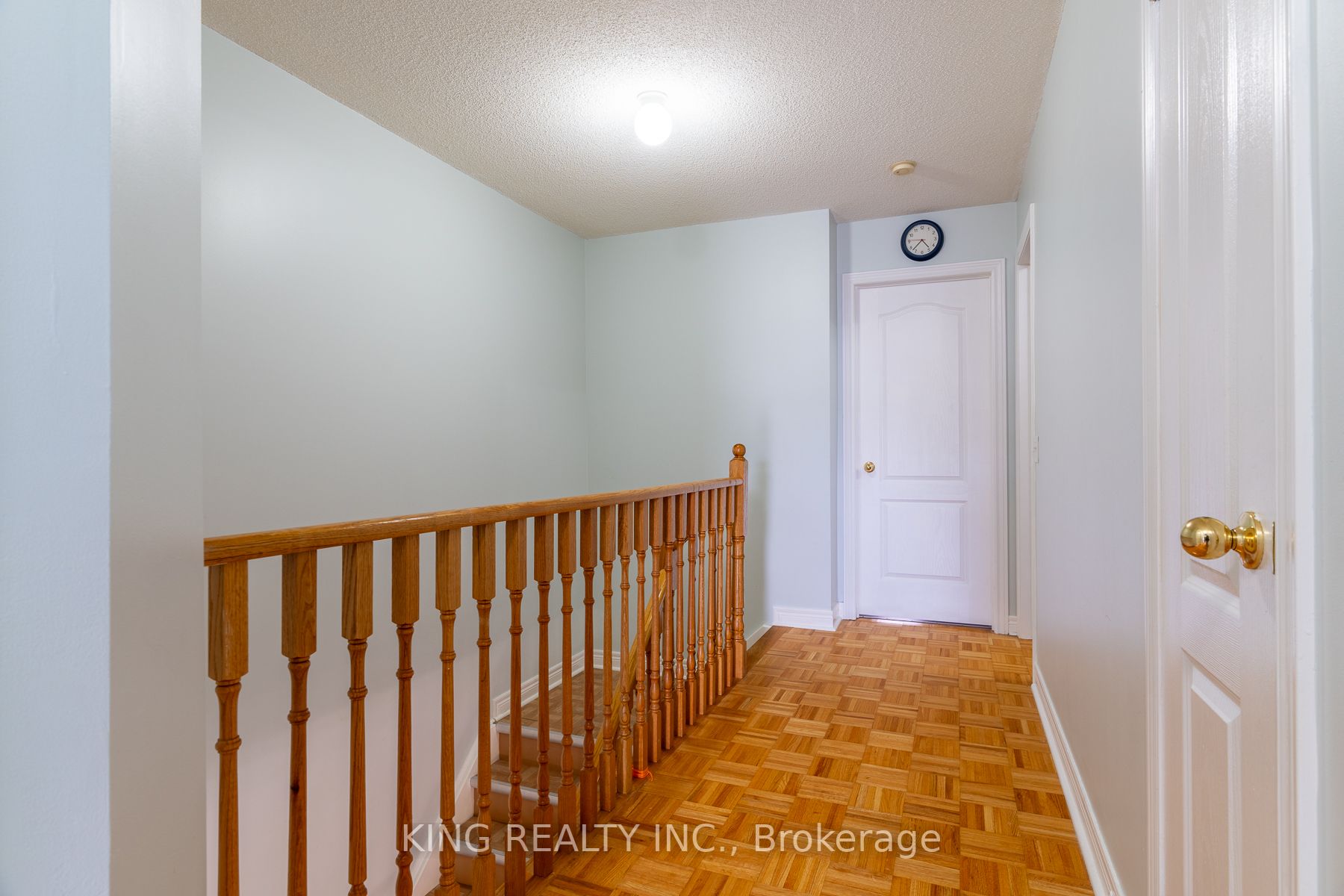 926 Ledbury Cres