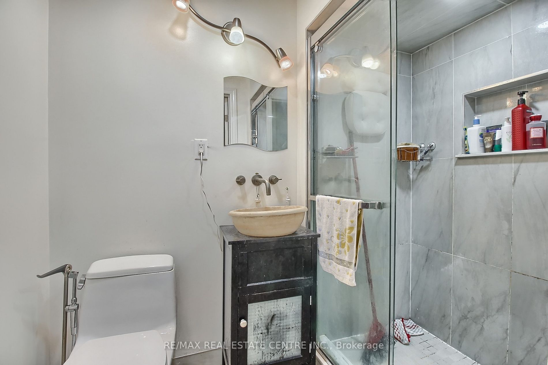 4484 Jenkins Crescent