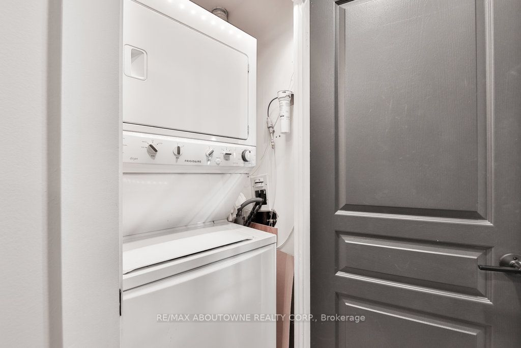 70 Port St E, #301
