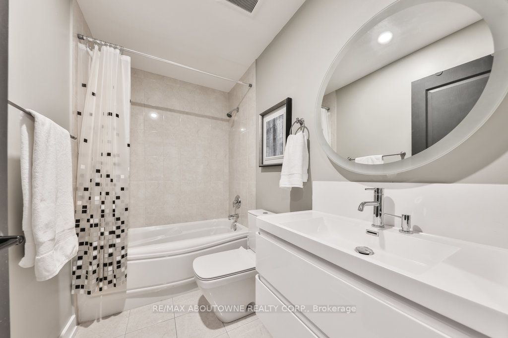 70 Port St E, #301