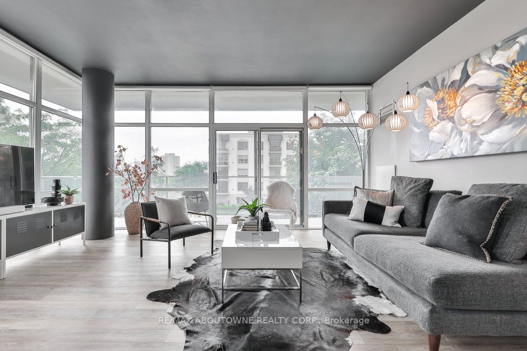 70 Port St E, #301