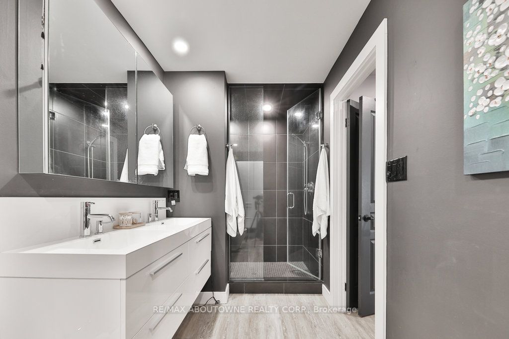 70 Port St E, #301