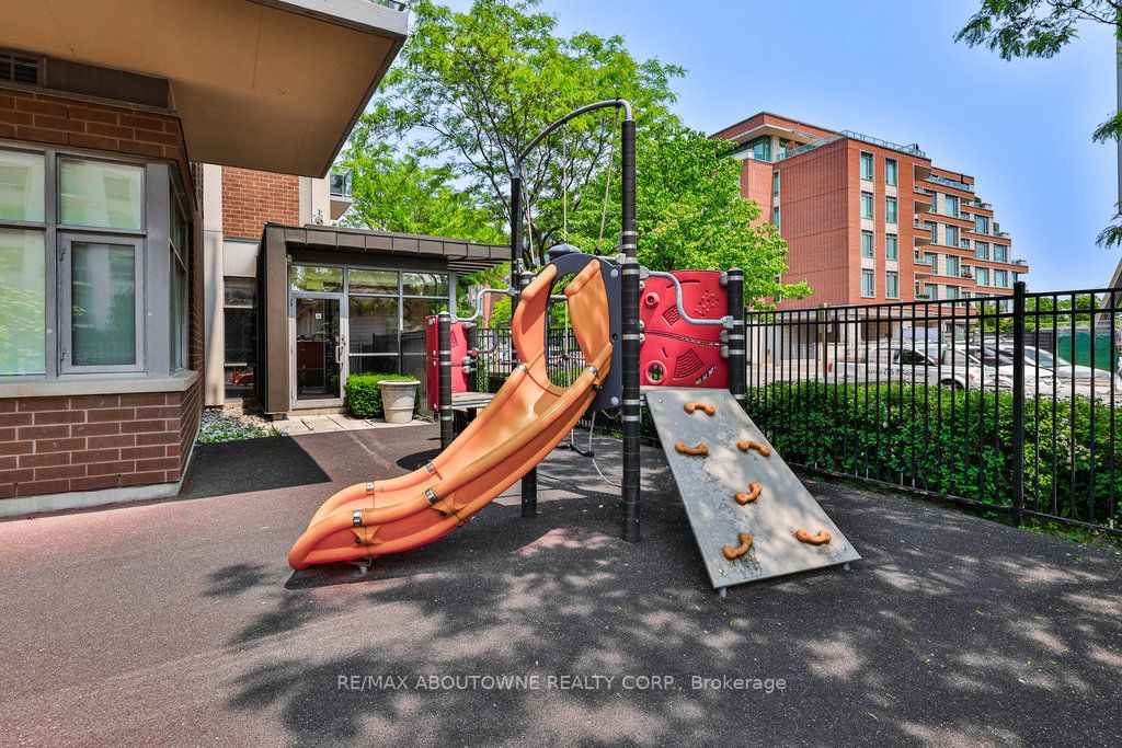 70 Port St E, #301