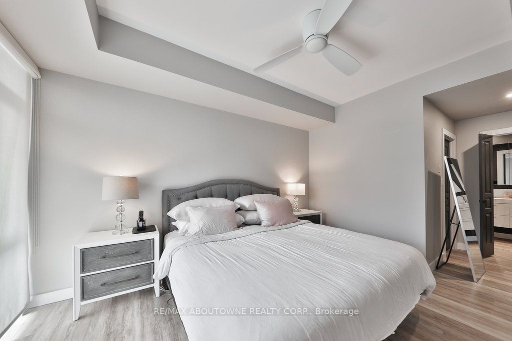 70 Port St E, #301