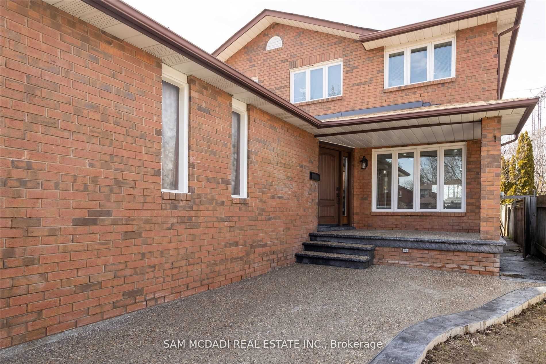1099 Hedge Dr