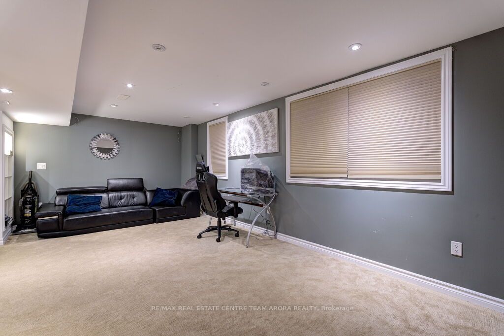 45 Interlacken Dr