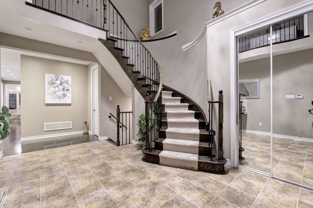 45 Interlacken Dr