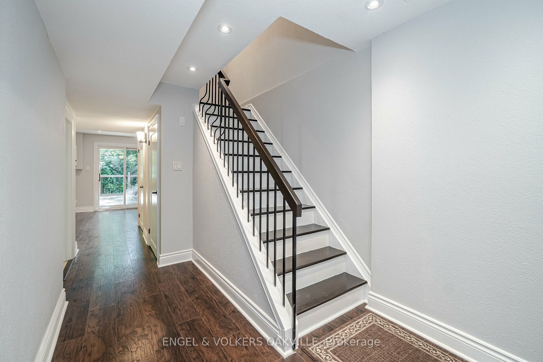 2120 Rathburn Rd E, #68