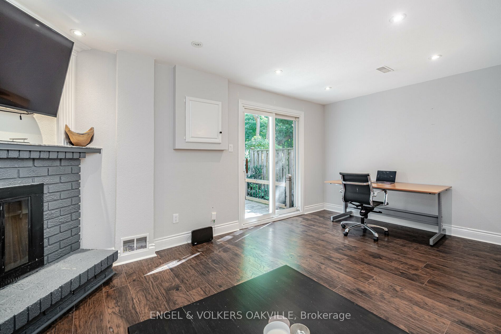 2120 Rathburn Rd E, #68