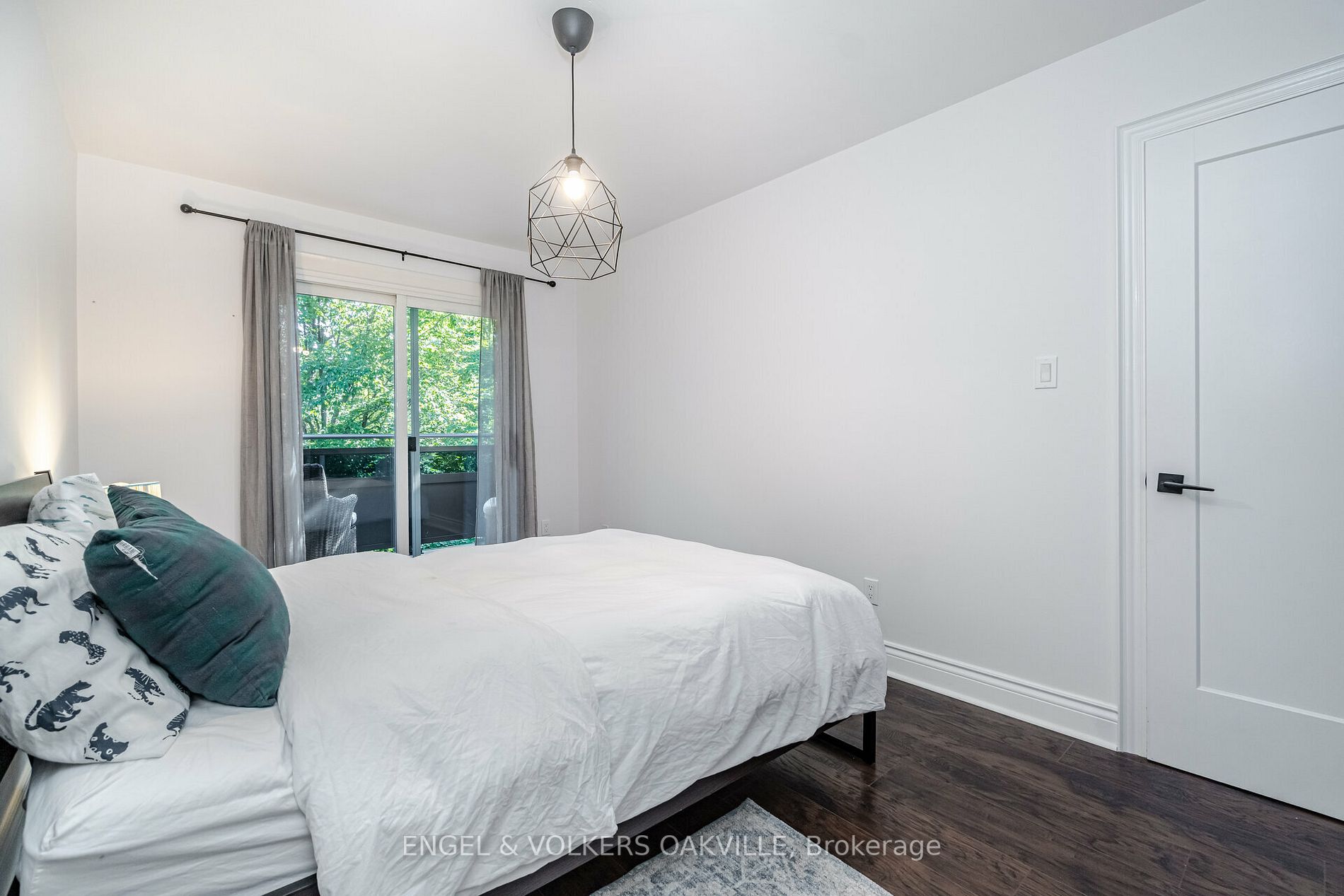 2120 Rathburn Rd E, #68