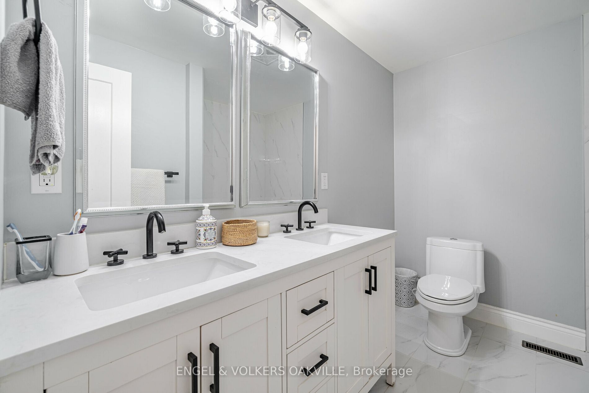 2120 Rathburn Rd E, #68