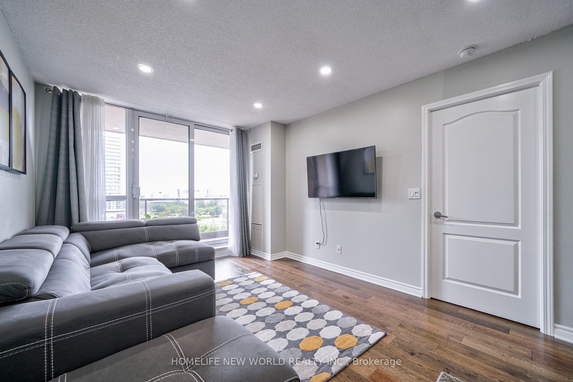 4090 Living Arts Dr, #708