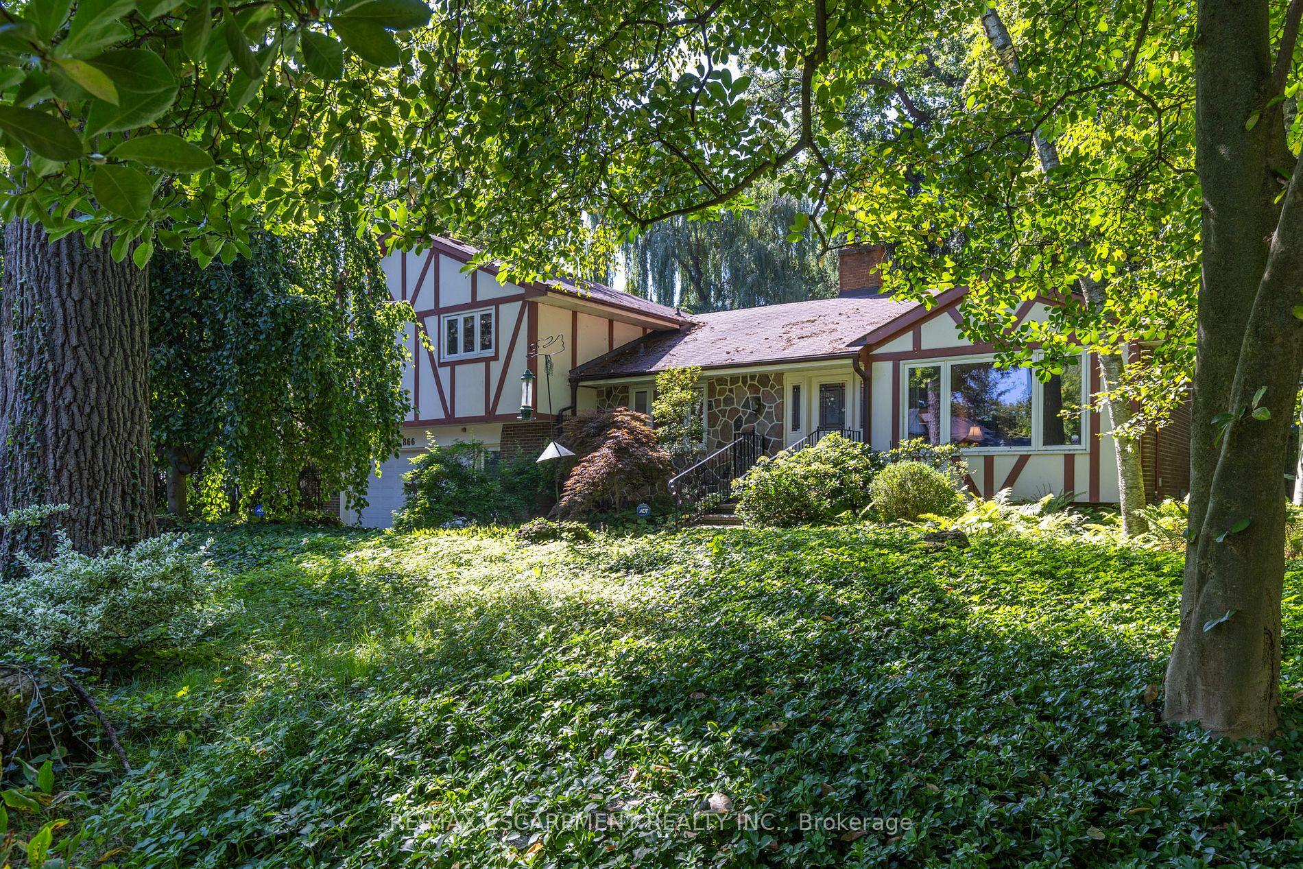 866 Longfellow Ave