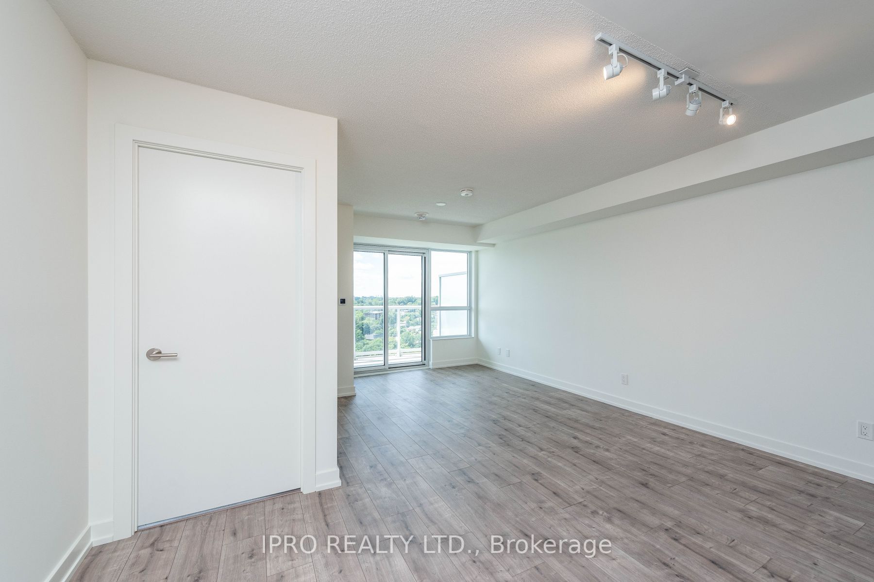 10 Wilby Crescent, #1404