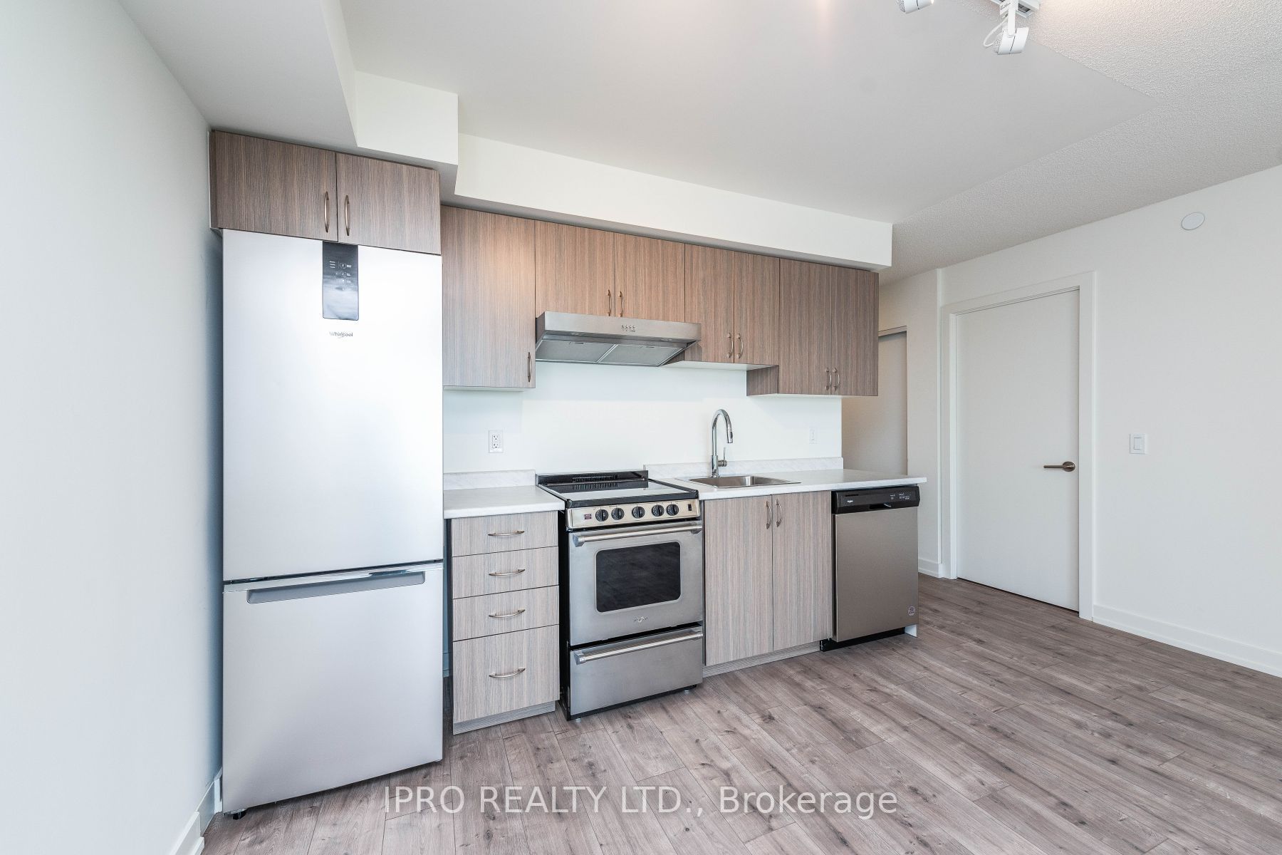 10 Wilby Crescent, #1404
