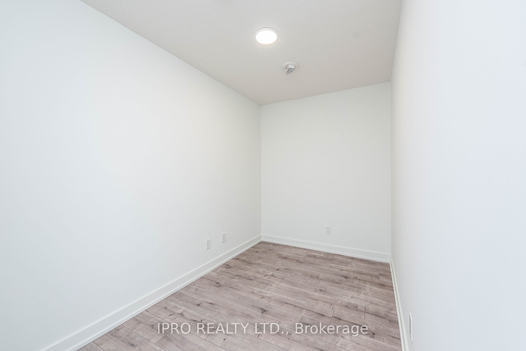10 Wilby Crescent, #1404