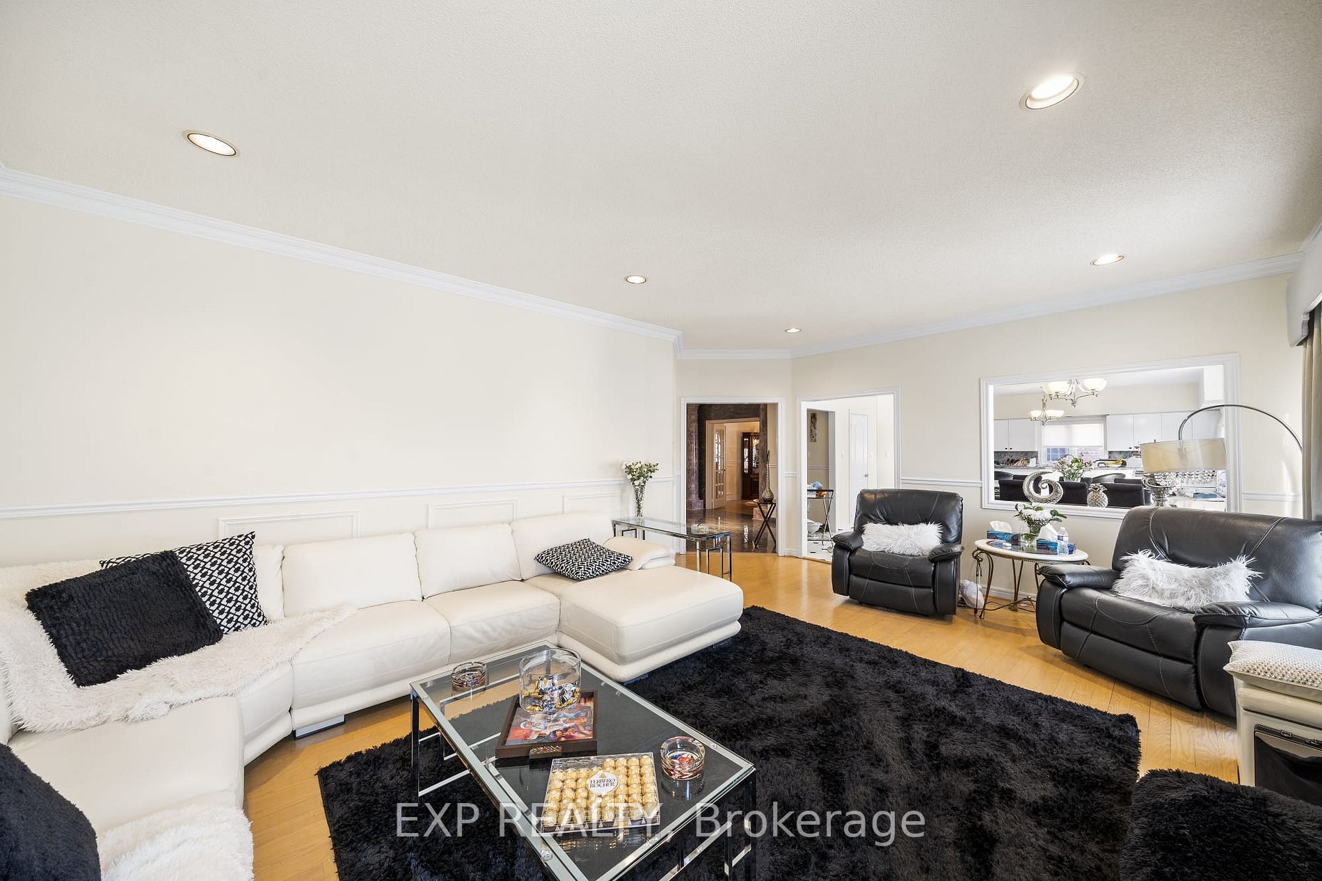 2166 Erin Centre Boulevard