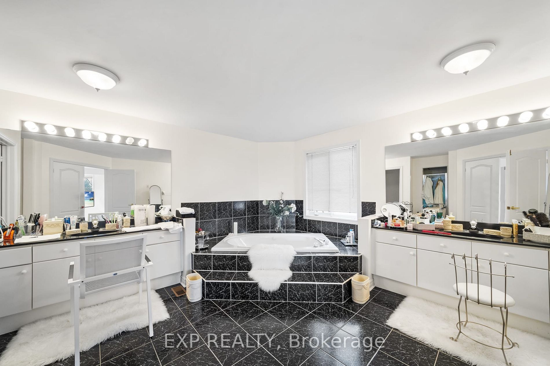 2166 Erin Centre Boulevard