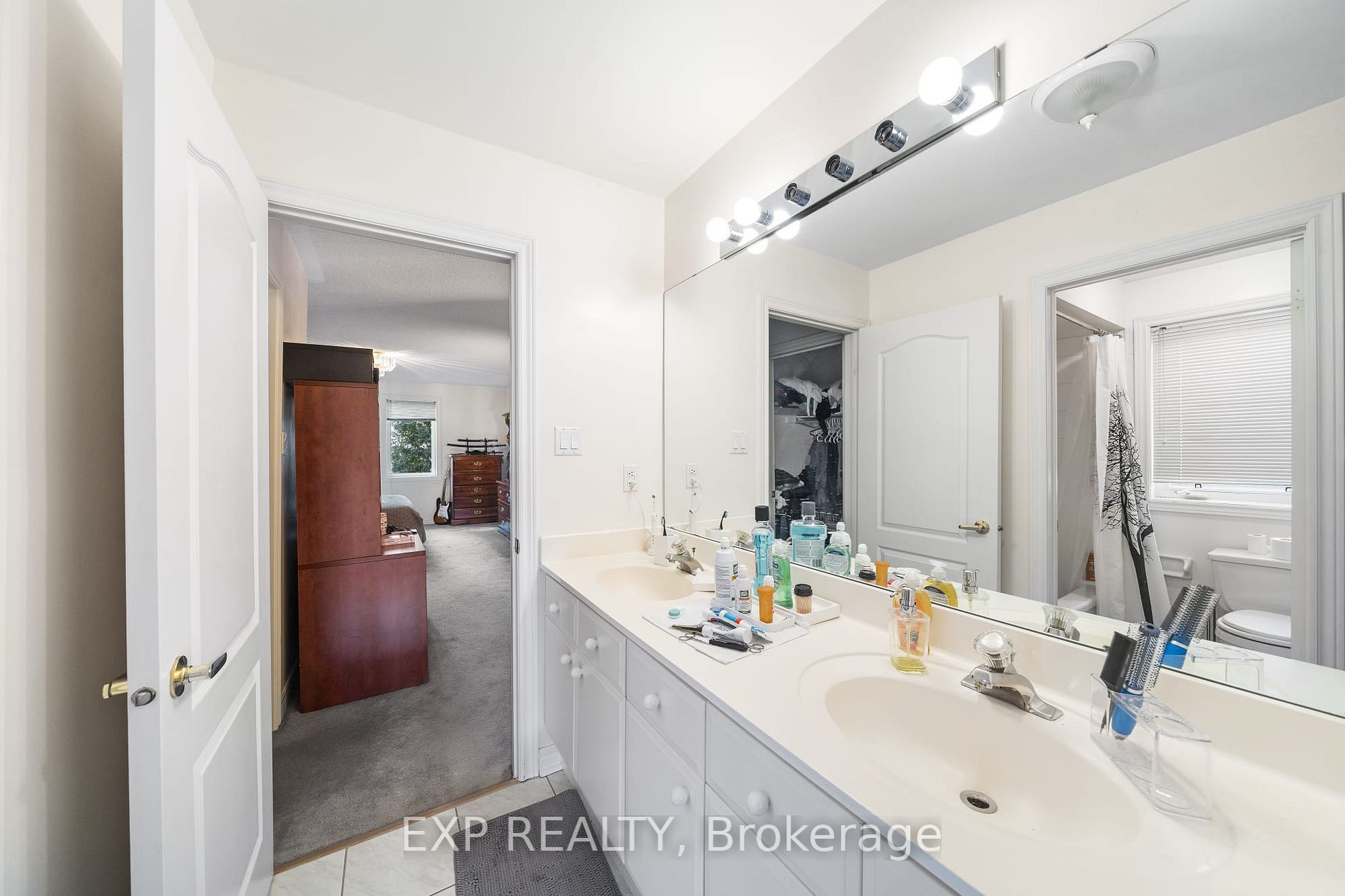 2166 Erin Centre Boulevard