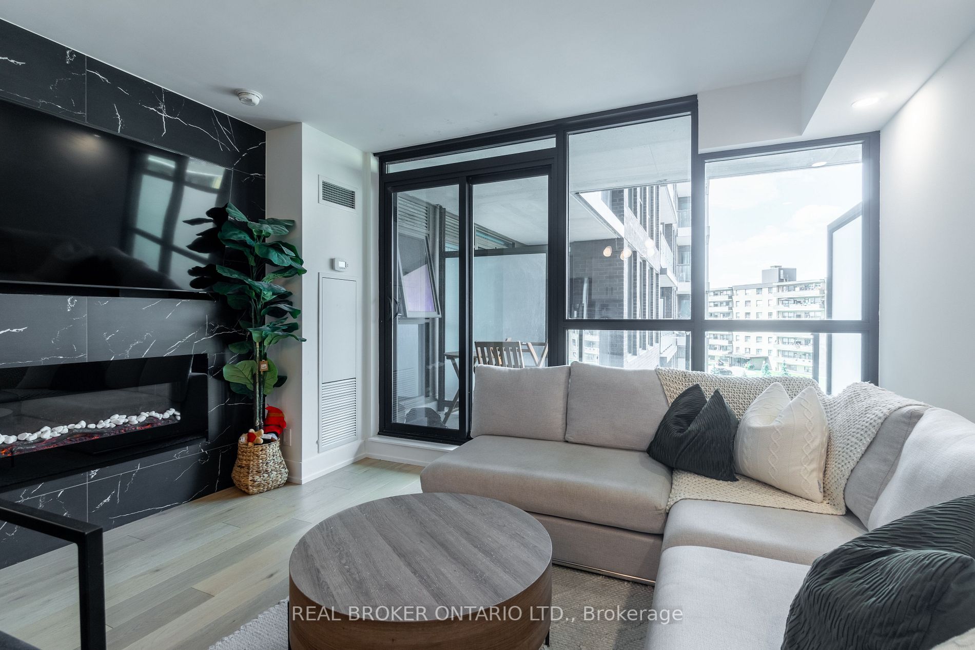 Listing W6777238 - Large Photo # 3