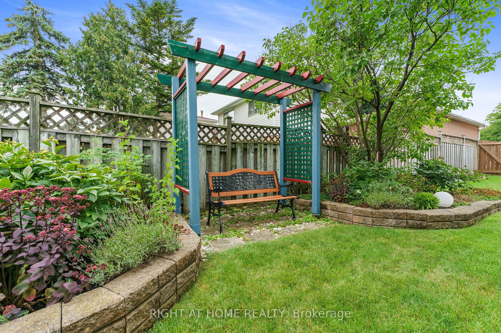 8 Kilmanagh Crt