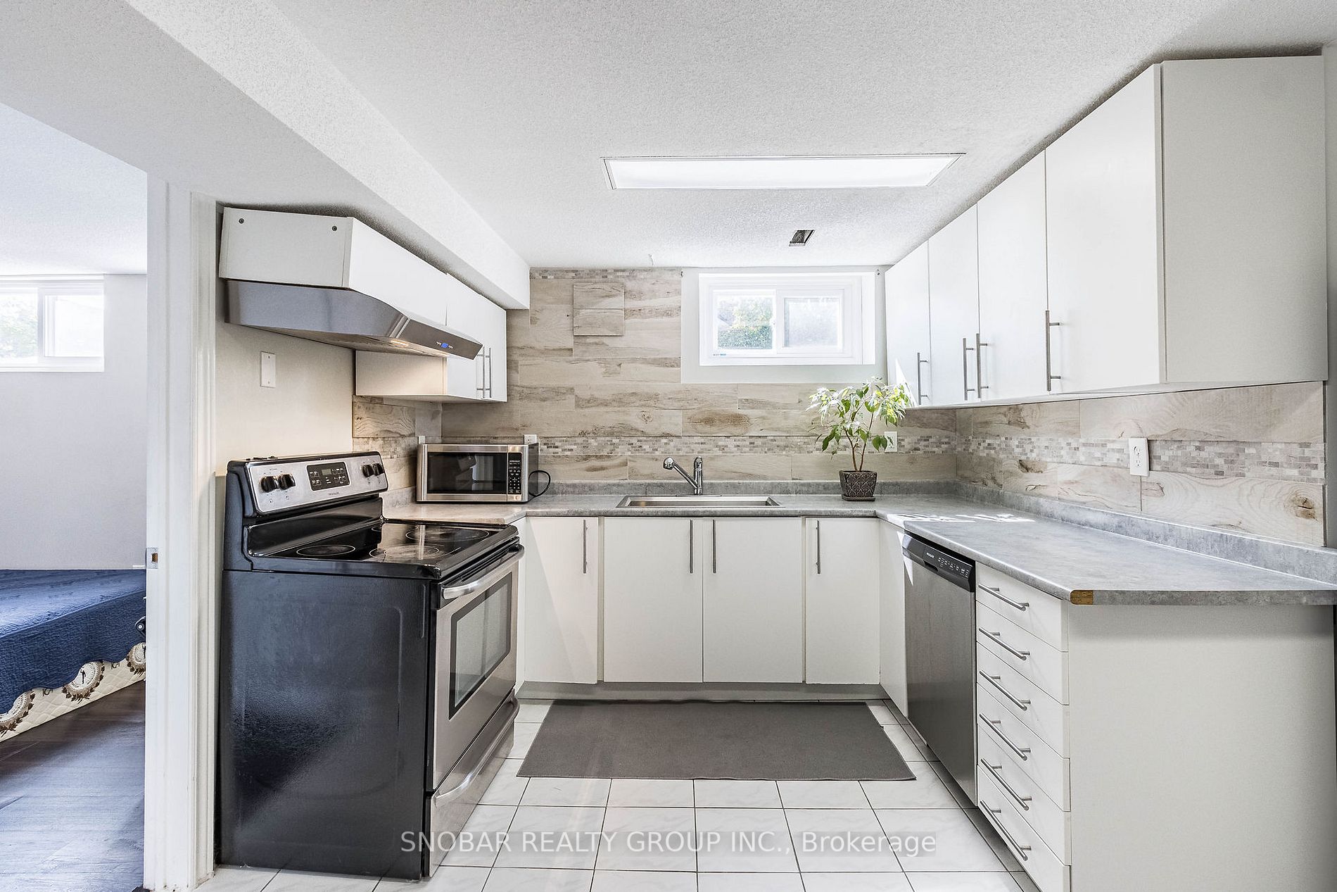 1277 Fairdale Dr