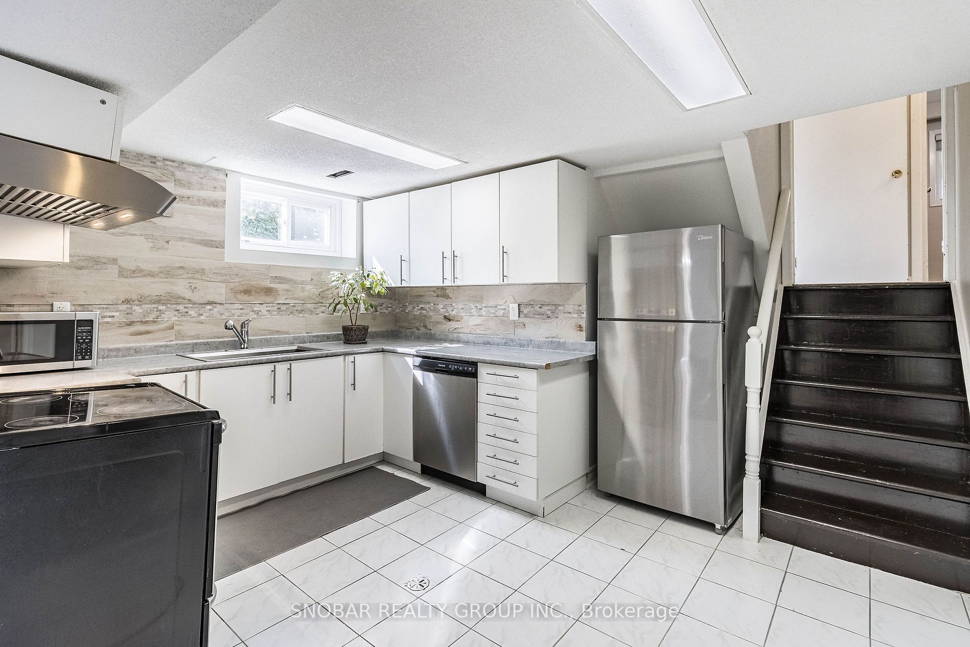 1277 Fairdale Dr