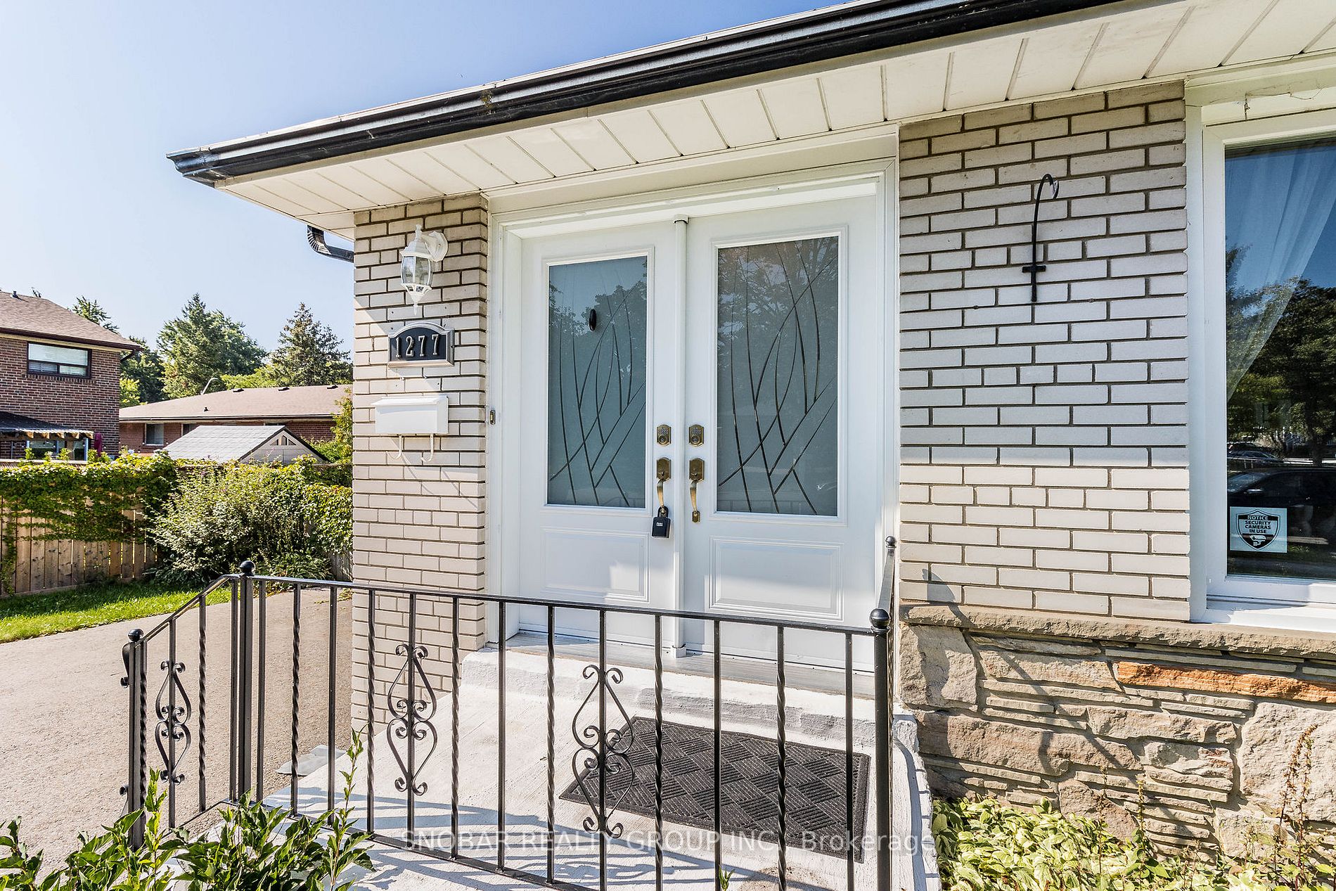 1277 Fairdale Dr