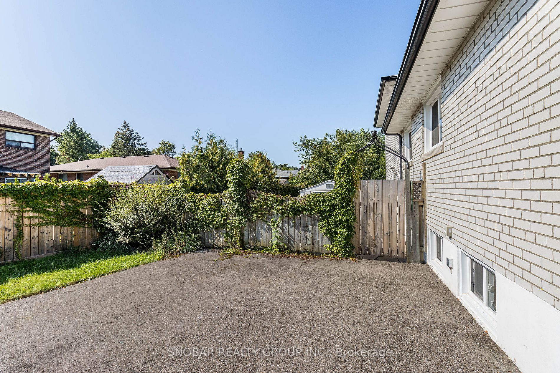 1277 Fairdale Dr