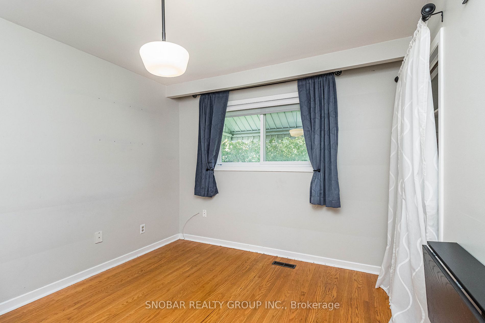1277 Fairdale Dr