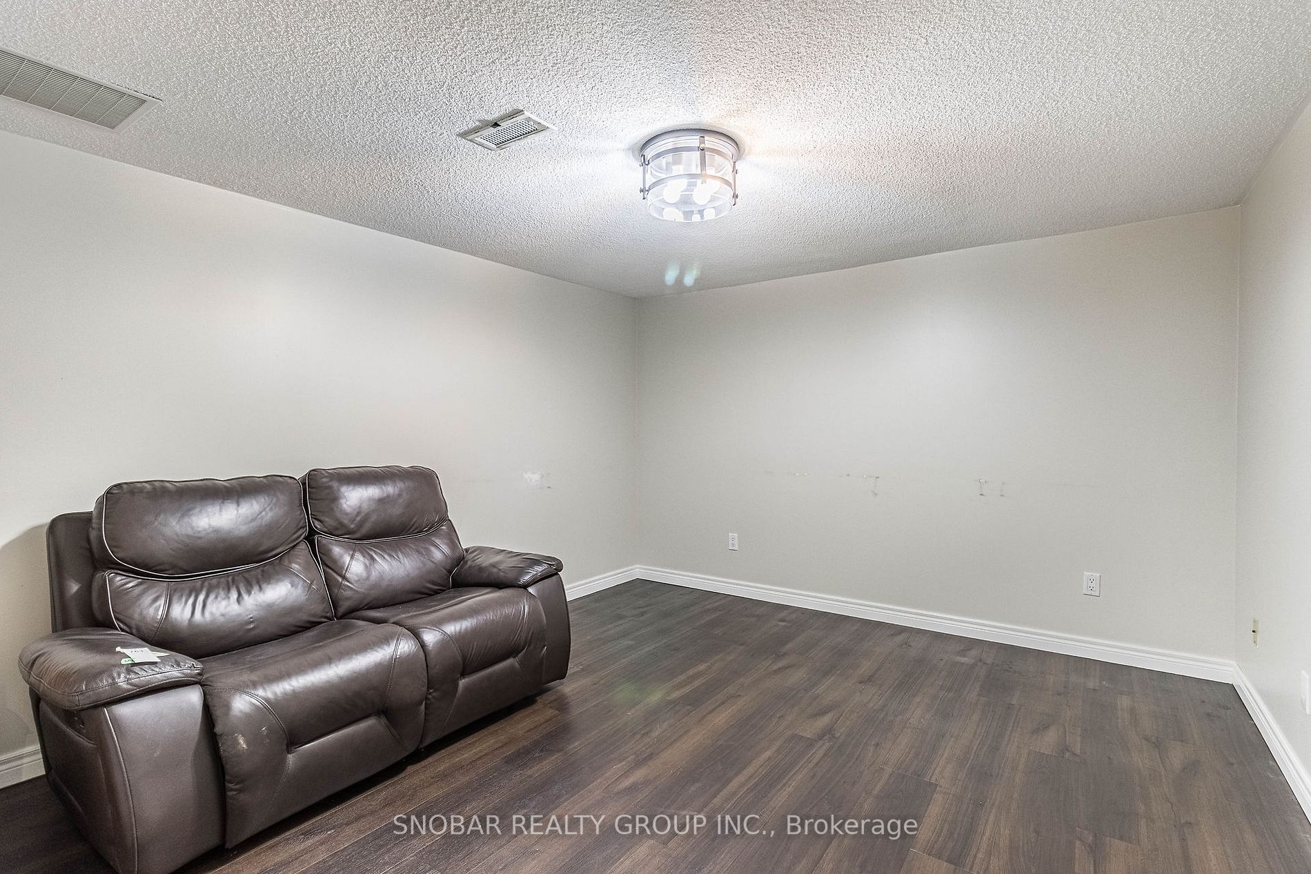 1277 Fairdale Dr