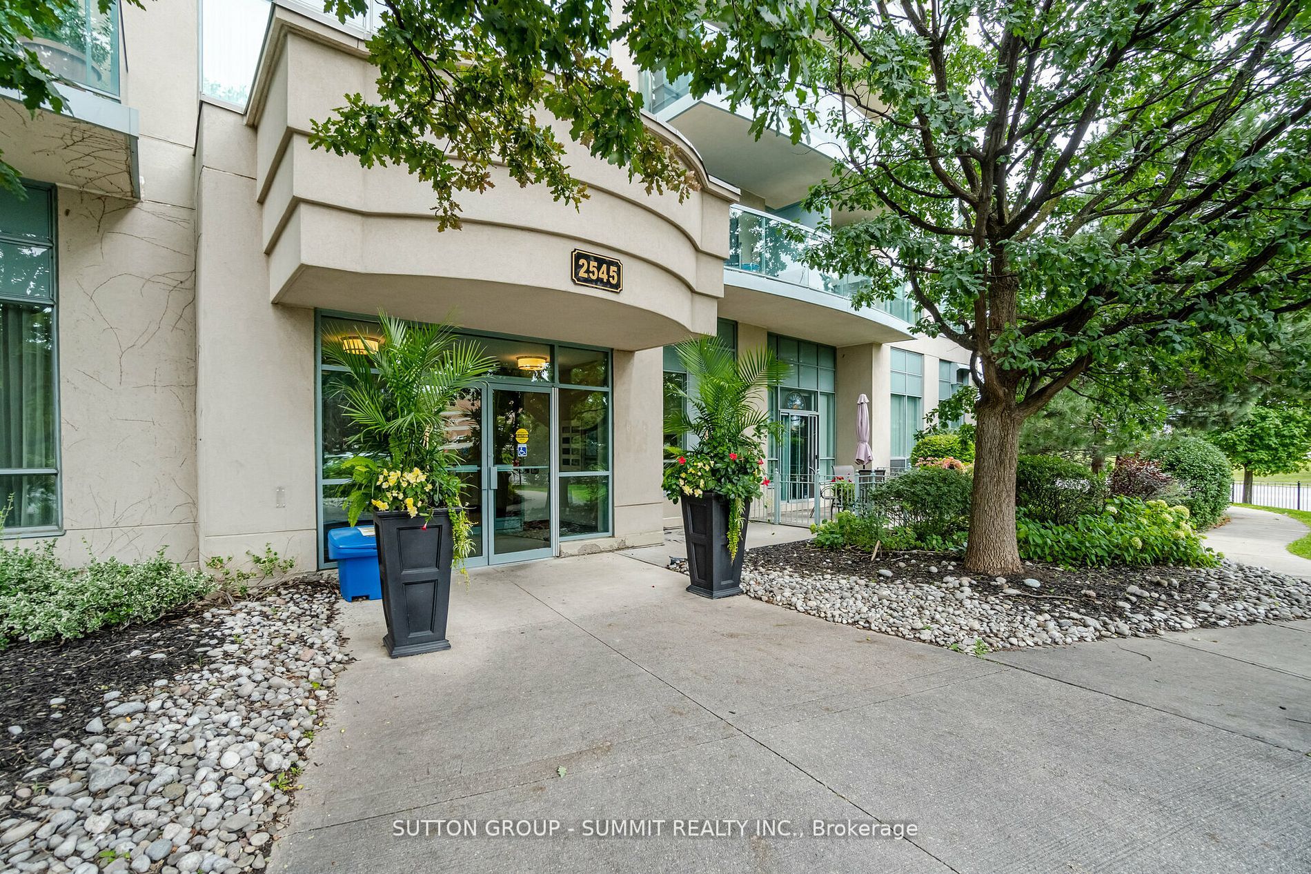 2545 Erin Centre Blvd, #609